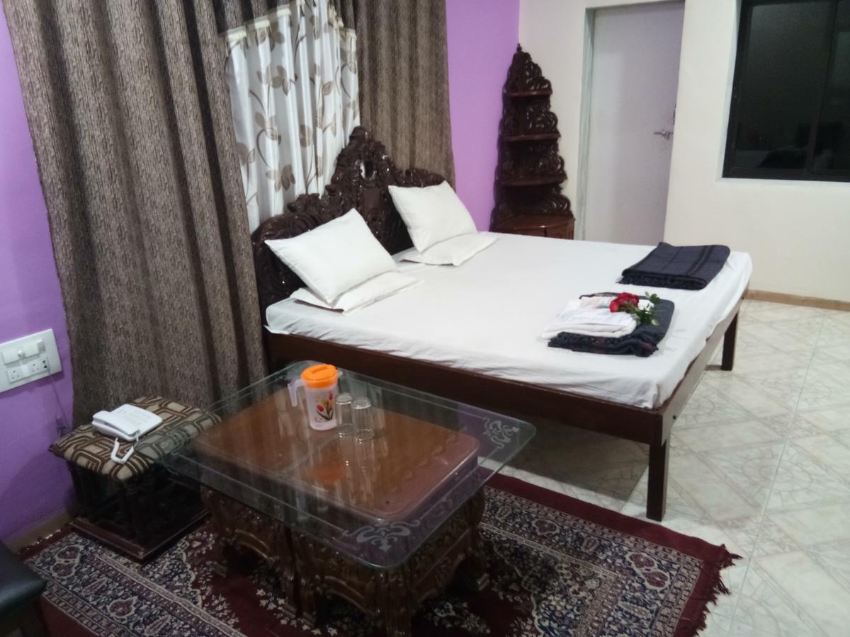 Grand Galaxy Hotel Krishna Nashik Buitenkant foto