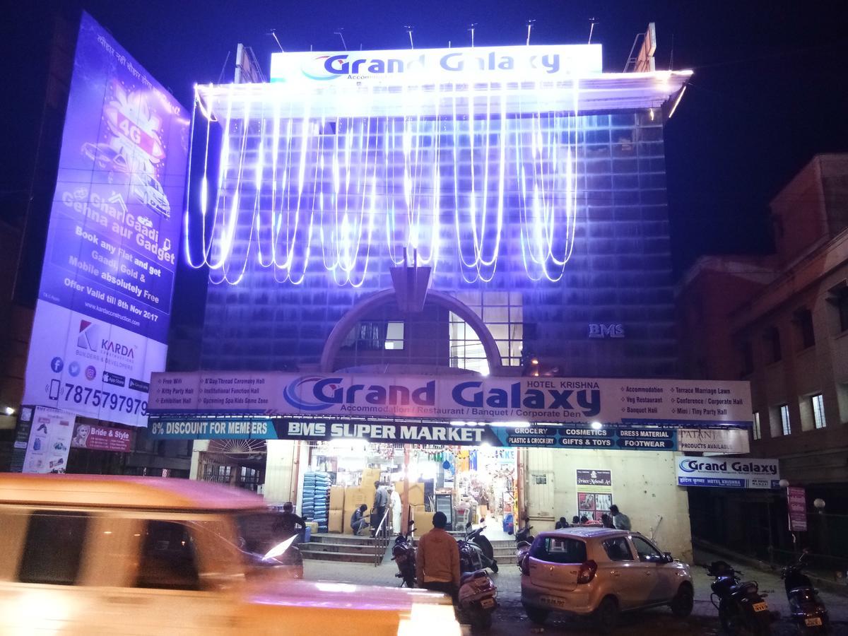 Grand Galaxy Hotel Krishna Nashik Buitenkant foto