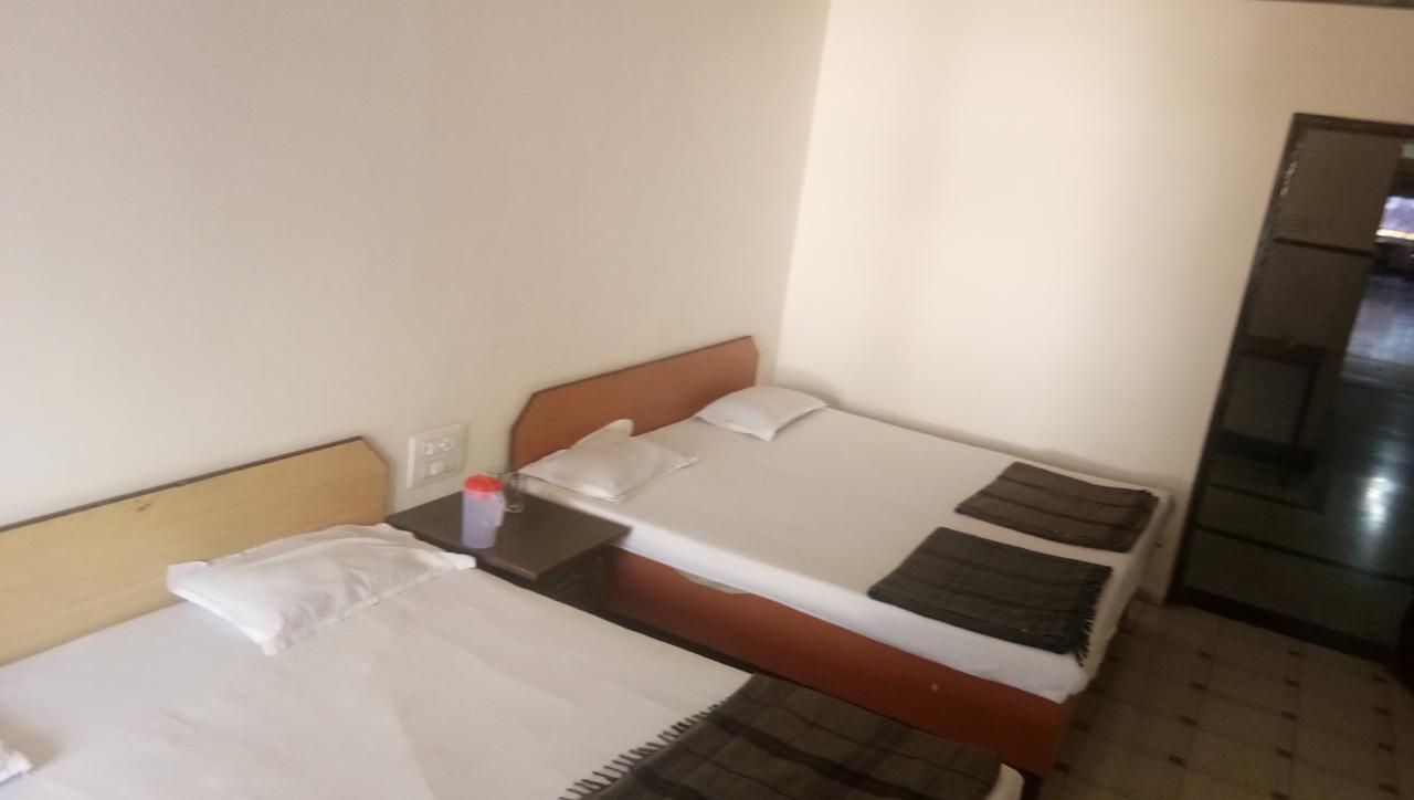 Grand Galaxy Hotel Krishna Nashik Buitenkant foto