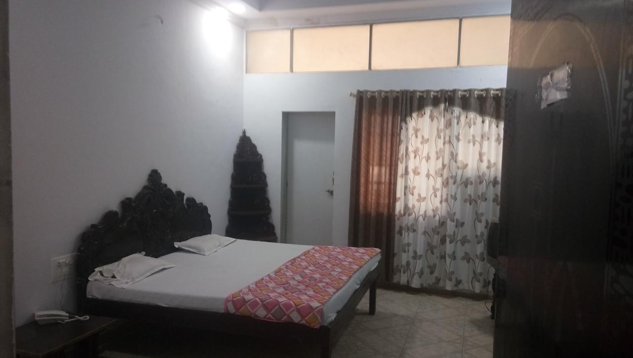 Grand Galaxy Hotel Krishna Nashik Buitenkant foto