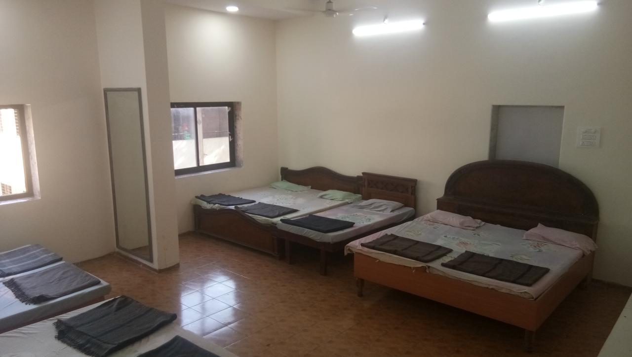 Grand Galaxy Hotel Krishna Nashik Buitenkant foto