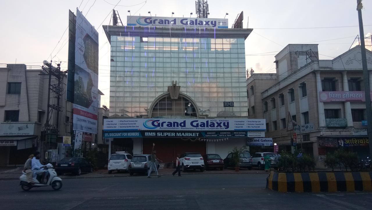Grand Galaxy Hotel Krishna Nashik Buitenkant foto