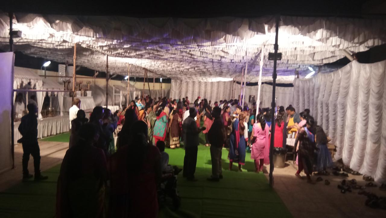 Grand Galaxy Hotel Krishna Nashik Buitenkant foto